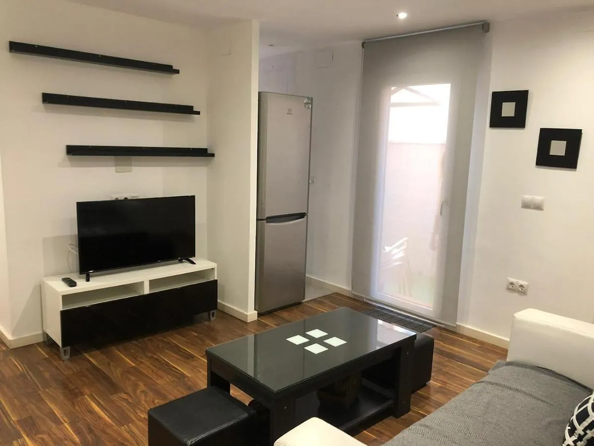 Precioso Piso Con Patio A 200M De La Playa Apartment Malaga 0*,  Spain