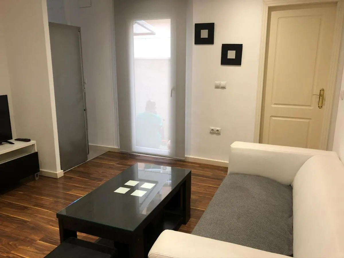 Precioso Piso Con Patio A 200M De La Playa Apartment Malaga