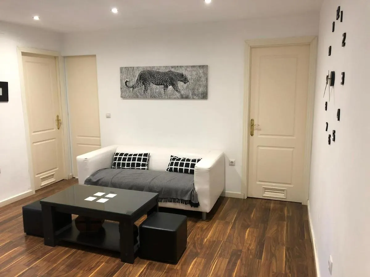 Precioso Piso Con Patio A 200M De La Playa Apartment Malaga